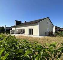 Haus zum Kaufen in Burgkirchen an der Alz - Holzen 720.000,00 € 256 m²