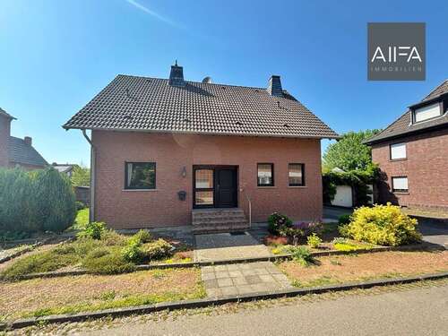 Foto - Haus zum Kaufen in Geilenkirchen-Leiffarth 279.000,00 € 120 m²