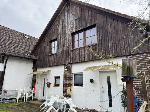Foto - Haus zum Kaufen in Borken (Hessen) 149.000,00 € 233 m²