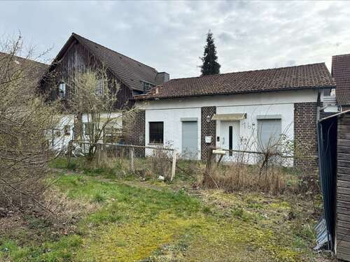 Foto - Haus zum Kaufen in Borken (Hessen) 109.000,00 € 109 m²