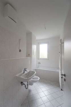 Foto - Wohnung zum Mieten in Halle (Saale) 383,23 € 59.14 m²