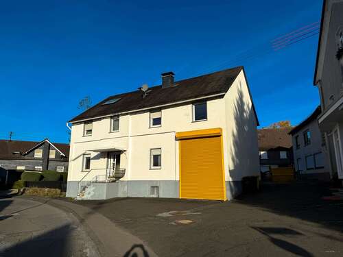 Foto - Haus zum Kaufen in Kreuztal 119.000,00 € 123 m²