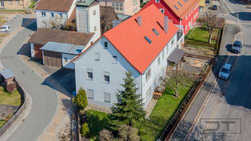 Foto - Haus zum Kaufen in Himmelkron 439.000,00 € 377 m²
