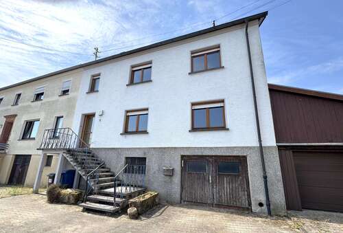 Foto - Haus zum Kaufen in Schneckenhausen 198.000,00 € 171.96 m²