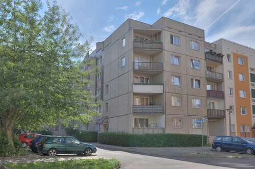 Foto - Wohnung zum Mieten in Halle 572,00 € 71.56 m²