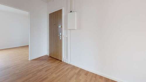 Foto - Wohnung zum Mieten in Halle 325,00 € 49.99 m²