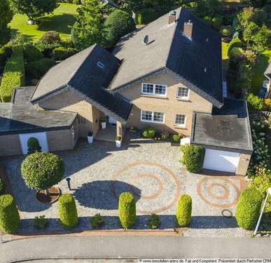 Foto - Haus zum Kaufen in Westerstede 550.000,00 € 240 m²