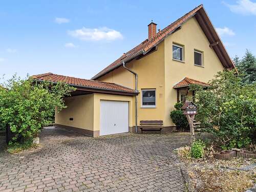 Foto - Haus zum Kaufen in Hecklingen 229.000,00 € 178 m²