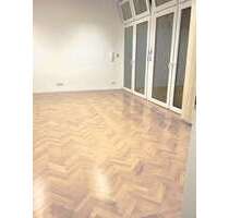 Büro in Essen 890,00 € 40 m² - 890,00 EUR Kaltmiete, ca.  40,00 m² in Essen (PLZ: 45131)