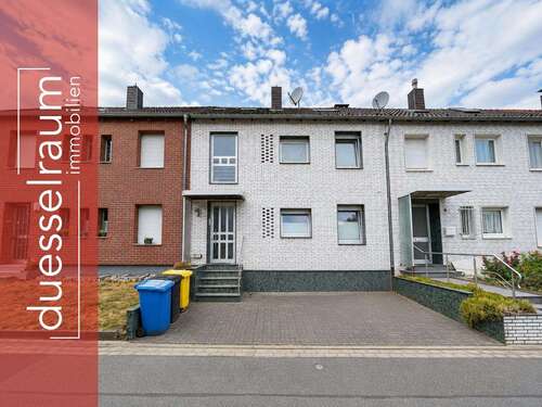 Foto - Haus zum Kaufen in Kaarst Holzbüttgen 675.000,00 € 287.9 m²