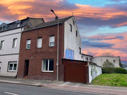 Foto - Haus zum Kaufen in Alt-Homberg 259.000,00 € 260 m²