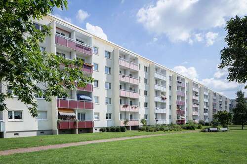 Foto - Wohnung zum Mieten in Halle 342,00 € 56.98 m²