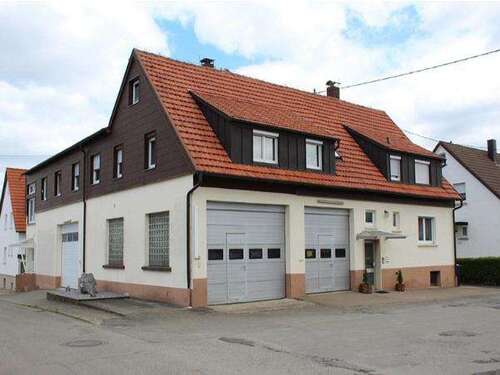 Foto - Wohnung zum Mieten in Bad Urach 900,00 € 94 m²