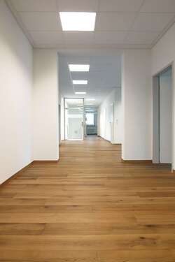 Foto - Büro in Haan 2.185,00 € 376 m² - 2.185,00&nbsp;EUR Kaltmiete, ca.&nbsp; 376,00&nbsp;m&sup2;