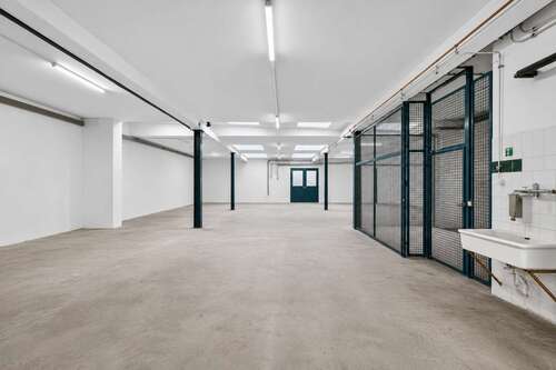 Foto - Halle in Karlsruhe 1.900,00 € 240 m²