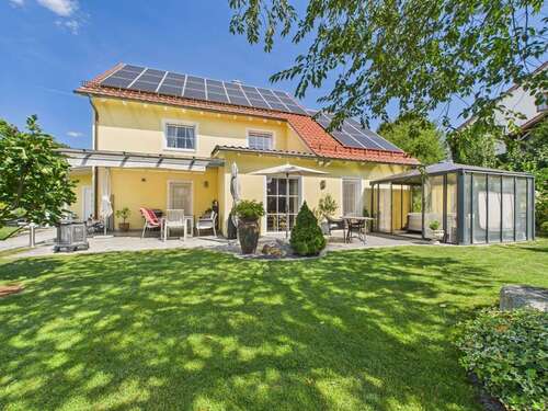 Foto - Haus zum Kaufen in Donaustauf 1.090.000,00 € 247.54 m²