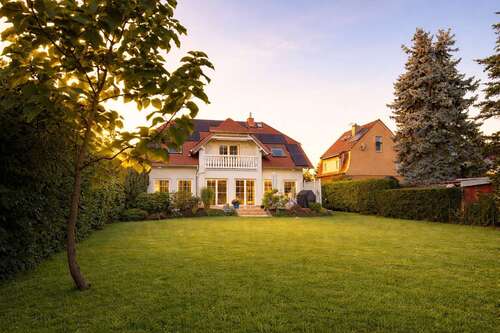 Foto - Haus zum Kaufen in Markkleeberg 1.289.000,00 € 309 m²