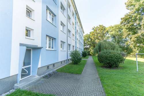 Foto - Wohnung zum Mieten in Zwenkau 345,00 € 49.66 m²
