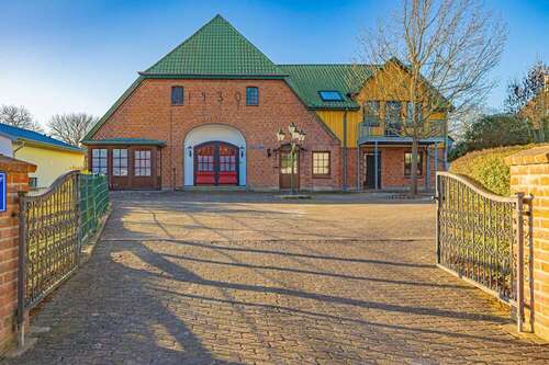 Foto - Haus zum Kaufen in Hohenfelde 999.000,00 € 492 m²