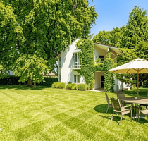 Haus zum Kaufen in Oberhaching 3.280.000,00 € 323.34 m²