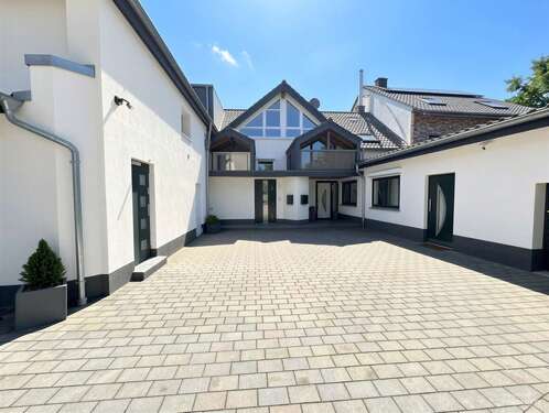 Foto - Haus zum Kaufen in Dormagen 1.349.000,00 € 365 m²