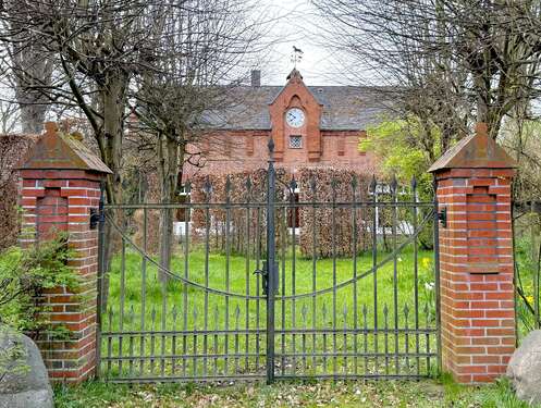 Foto - Haus zum Kaufen in Neuhof 880.000,00 € 280 m²