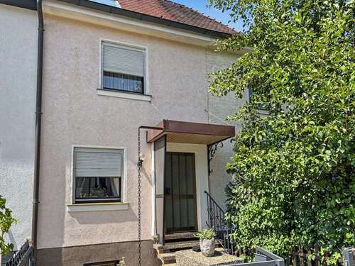 Foto - Haus zum Kaufen in Zirndorf 235.000,00 € 76.66 m²