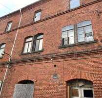 Halle in Reichenbach im Vogtland 350.000,00 € 2000 m²