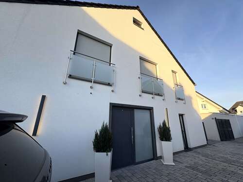 Foto - Haus zum Kaufen in Harthausen 895.000,00 € 214 m²