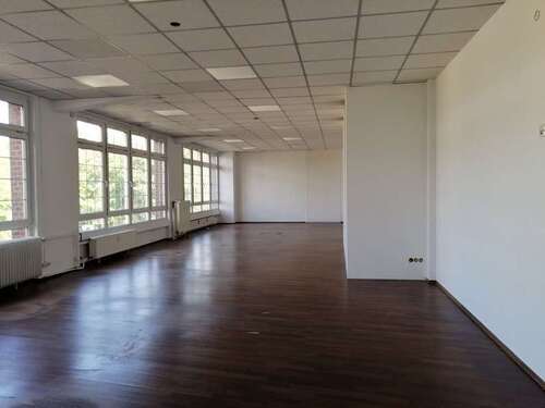 Foto - Büro in Frankfurt am Main Rödelheim 2.659,50 € 197 m²