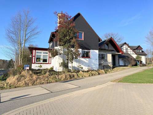 Foto - Haus zum Kaufen in Meinerzhagen 219.000,00 € 179 m²