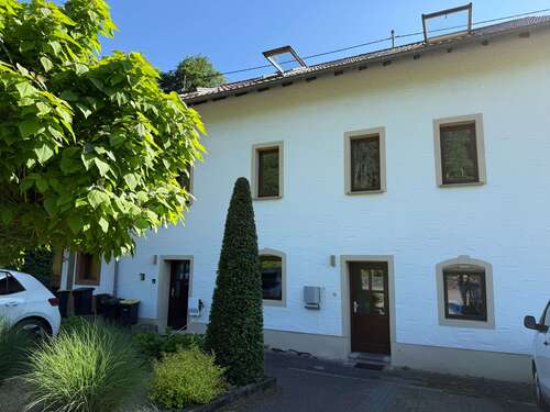 Foto - Haus zum Kaufen in Dreisbach 298.000,00 € 220 m²