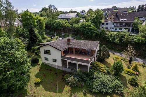 Foto - Haus zum Kaufen in Burgbrohl 395.000,00 € 155 m²