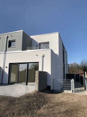 Foto - Haus zum Mieten in Walldorf 2.490,00 € 178 m²