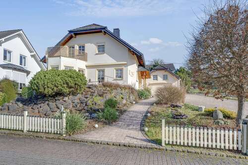 Foto - Haus zum Kaufen in Rengsdorf 469.000,00 € 153.2 m²