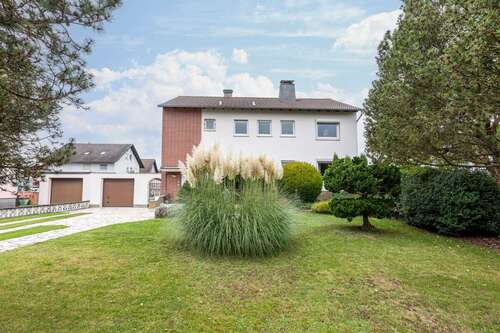 Foto - Haus zum Kaufen in Bruchköbel 699.000,00 € 172.9 m²