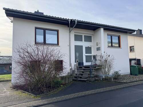 Foto - Haus zum Kaufen in Heuchelheim 519.000,00 € 179 m²
