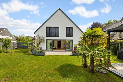 Foto - Haus zum Kaufen in Neuss 1.590.000,00 € 236 m²