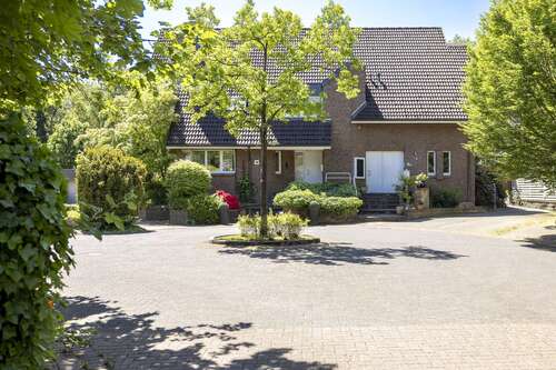 Foto - Haus zum Kaufen in Neuss 1.820.000,00 € 450 m²