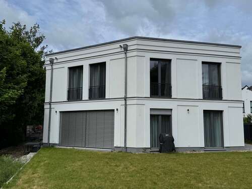 Foto - Haus zum Kaufen in Schildow 2.100.000,00 € 350 m²