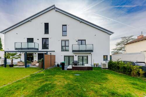 Foto - Haus zum Kaufen in Schwalbach 1.399.000,00 € 182 m²