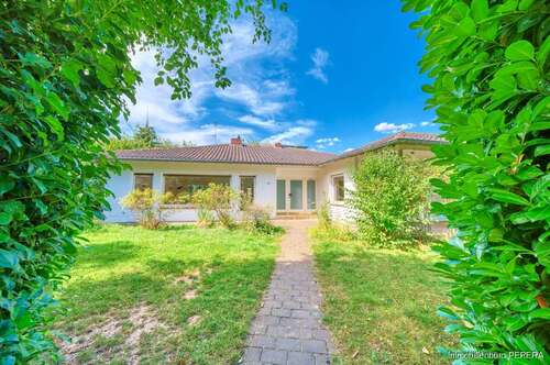 Foto - Haus zum Kaufen in Bonn - Bad Godesberg Pennenfeld 700.000,00 € 210 m²