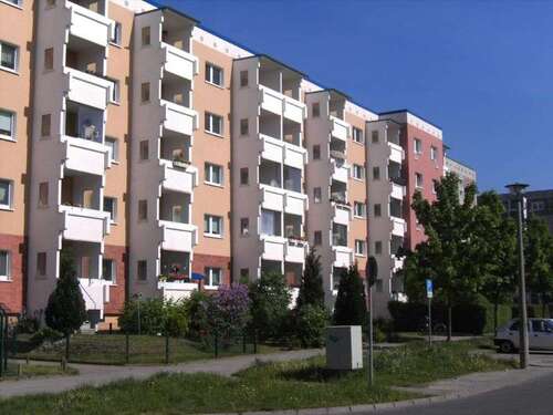 Foto - Wohnung zum Mieten in Rostock 186,00 € 27.25 m²