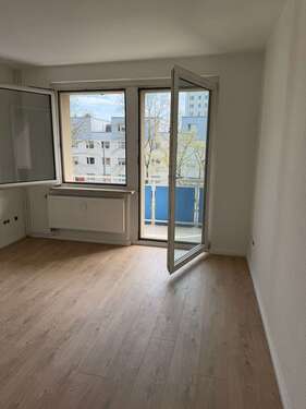 Foto - Wohnung zum Mieten in Halle (Saale) 380,00 € 47 m²