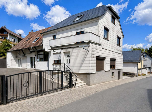 Foto - Haus zum Kaufen in Schmitten im Taunus 376.000,00 € 356 m²