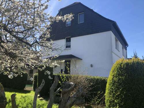 Foto - Haus zum Kaufen in Holzwickede 375.000,00 € 209 m²