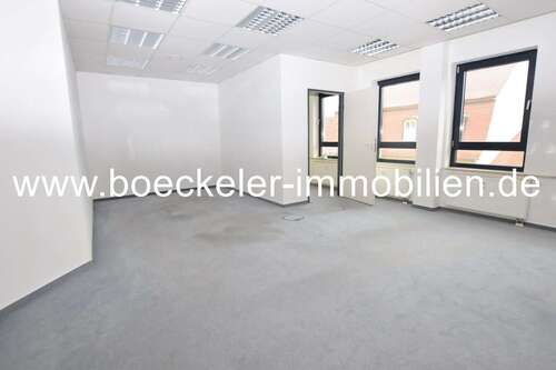 Foto - Büro in Naumburg 250,00 € 32.09 m²