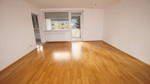 Foto - Wohnung zum Mieten in Straubing 750,00 € 87.81 m²