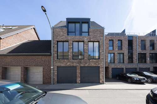 Foto - Haus zum Kaufen in Meerbusch 1.690.000,00 € 260 m²