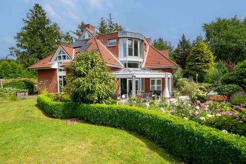 Foto - Haus zum Kaufen in Husum-Schobüll 1.375.000,00 € 238.77 m²